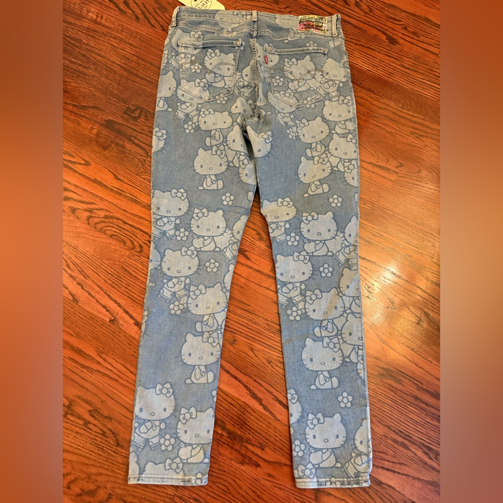 NWT Levi's Custom Hello Kitty Jeans - Picture 6 of 7